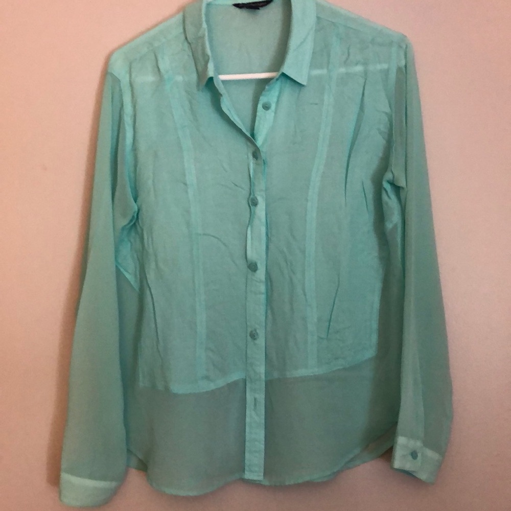 Light American Eagle button down blouse